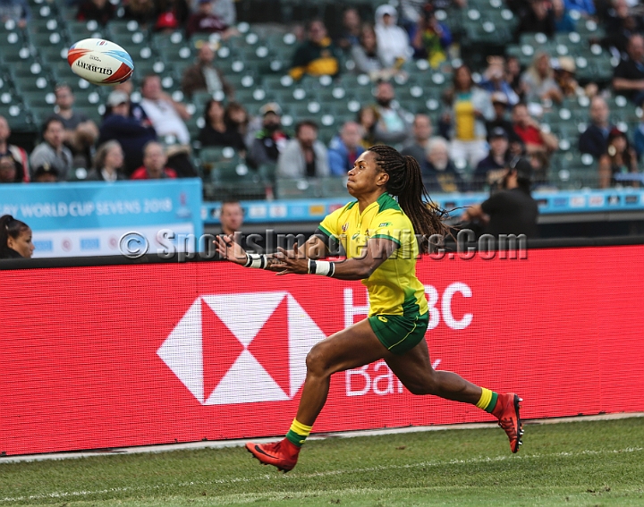 2018RugbySevensSat-39.JPG - Australian player Ellia Green takes a kick in for a try against the United States the women's championship Bronze medal match of the 2018 Rugby World Cup Sevens, Saturday, July 21, 2018, at AT&T Park, San Francisco. (Spencer Allen/IOS via AP)